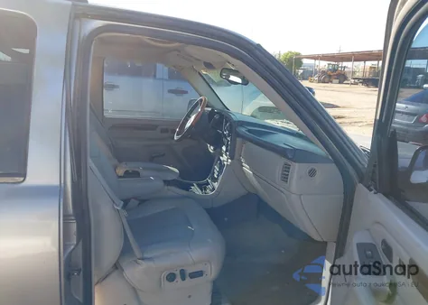 2002 Cadillac Escalade Standard z USA, uszkodzony, nr VIN 1GYEK63N62R229236